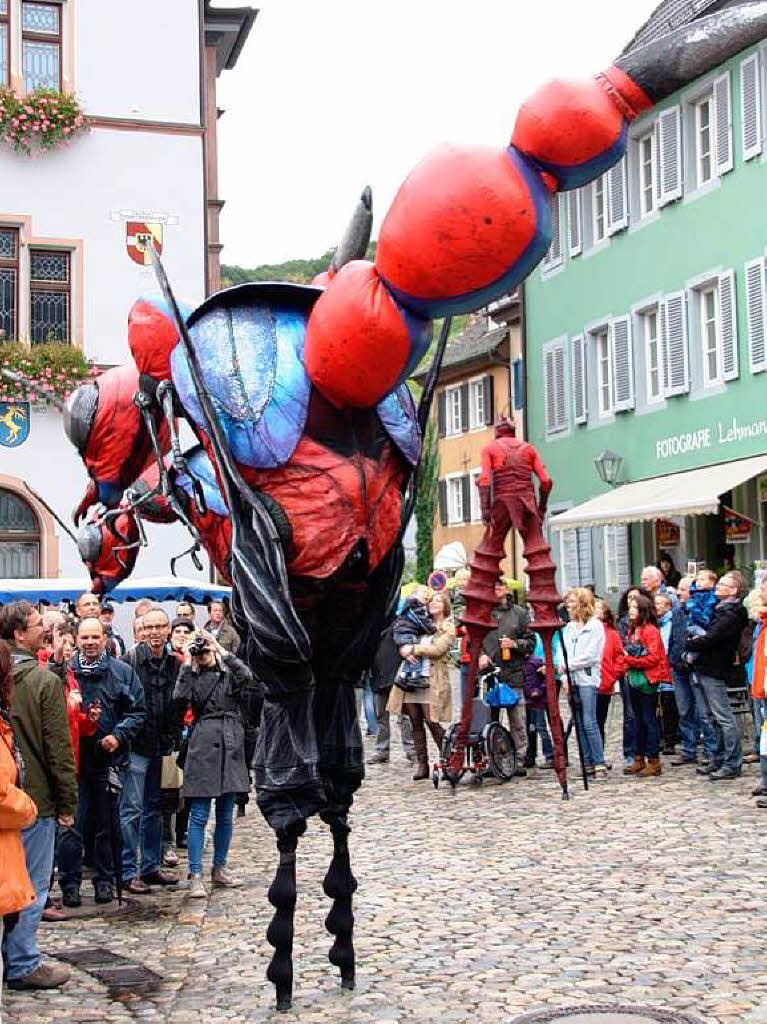 Skurrile bis unheimliche Wesen hatten am verkaufsoffenen Sonntag in Staufen sich unter das Volk gemischt.