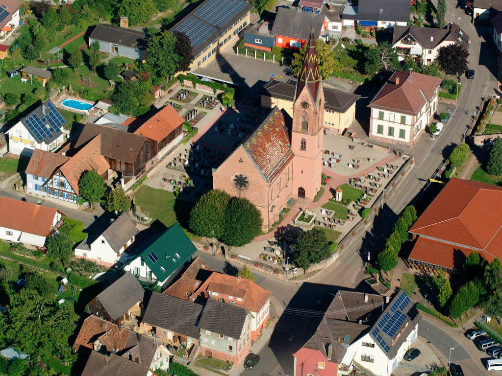 Zeppelinflug ber die Ortenau -    Kirche   in Oberweier?