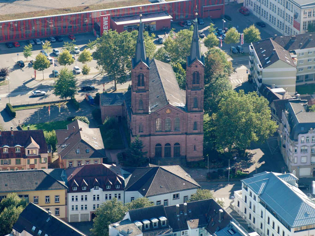 Zeppelinflug ber die Ortenau -    Kirche St. Peter  und Paul Lahr