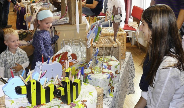 Da staunen auch  Kinder, was der Markt so alles bietet.   | Foto: Alfred Arbandt