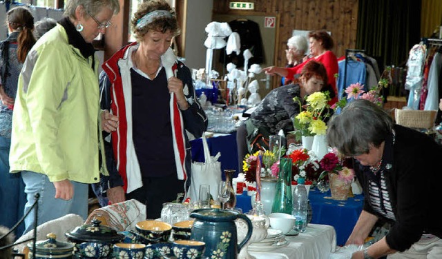 Kritisch oder interessiert begutachtet...s Tischtennisclubs in der Albtalhalle.  | Foto: Christiane Sahli