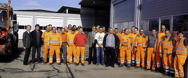 41 Mitarbeiter der Straenmeisterei sorgen fr sichere Fahrbahnen im Landkreis.  | Foto: Ilona Hge