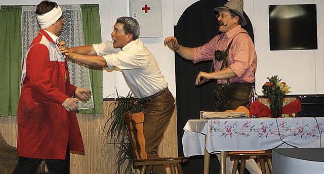 Die Theaterspieler Jrgen Wassmer, Jr...m Oktoberfest-Lustspiel in Utzenfeld.   | Foto: Verein