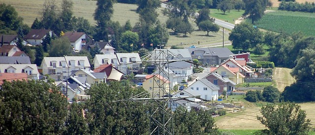 An der Bebauung vorbei soll die Umfahr...hne Anschluss an die Lrracher Strae   | Foto: FREY