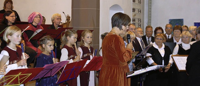 Unter der Leitung von Gudrun Plasberg ...lische Zeitreise in die Vergangenheit.  | Foto: Christiane Franz