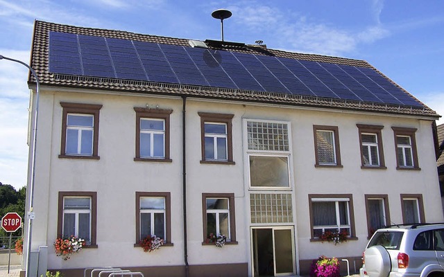 Photovoltaikanlage auf dem Rathaus   | Foto: zVg