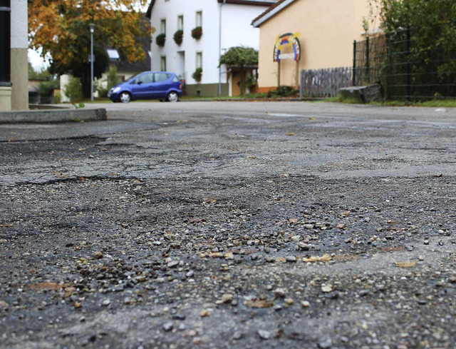 Die Belagserneuerung zwischen Kinderga...tsteil Unadingen an den Haushalt 2013.  | Foto: Christa Maier