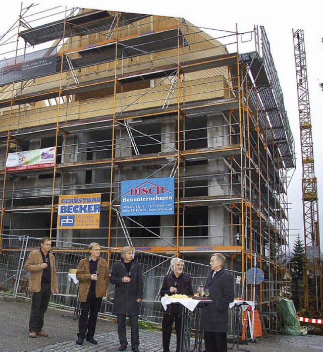 Gemeinsam mit der Bevlkerung feierte ...st des neuen Gemeindehaus in Heuweiler  | Foto: Andrea Steinhart