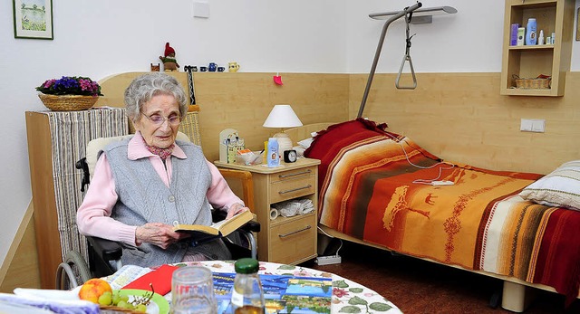 Edith Kppeler, 100 Jahre alt, in ihrem neuen Zuhause   | Foto: Thomas Kunz