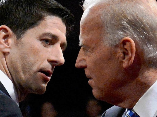 Duell der Anwrter auf den Posten des ... USA: Paul Ryan (links) und Joe Biden.  | Foto: AFP