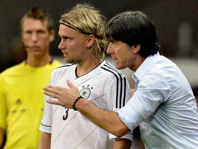 Marcel Schmelzer (rechts): Lckenber...tndlich ber seinen Spieler geuert.  | Foto: dapd