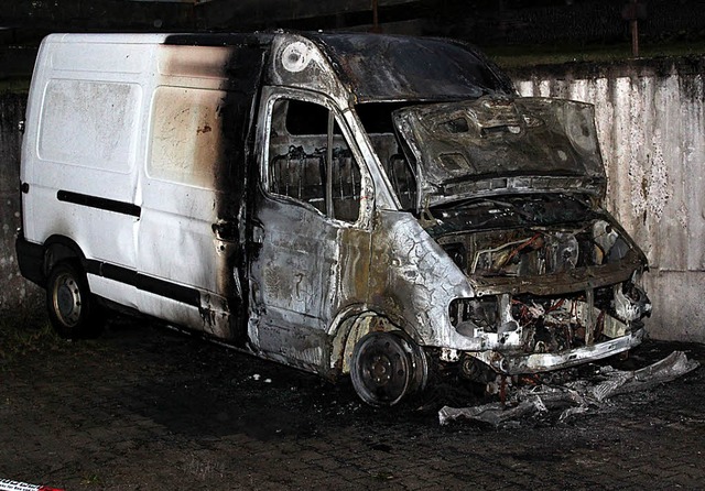 fahrzeugbrand in eisenbach  | Foto: gert brichta