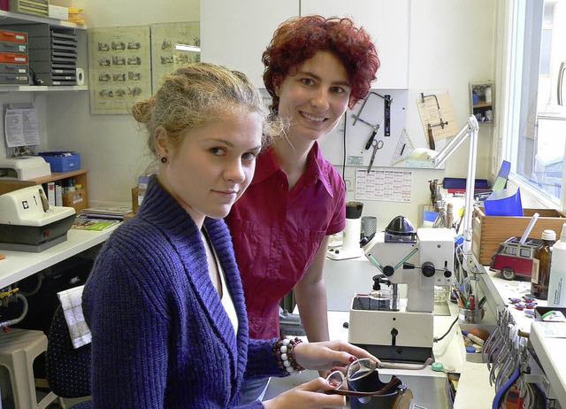 Clarissa Beder (vorne) und Stefanie Stiegler.   | Foto: Meier