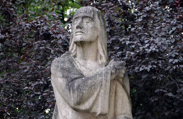 Die Christusstatue an der Rheinfelder Christuskirche  | Foto: Ralf H. Dorweiler