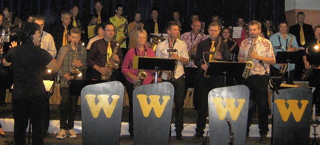 Vereint auf der Bhne: Die Crazy Jazz ...x und die Big Band W aus Friesenheim.   | Foto: Privat