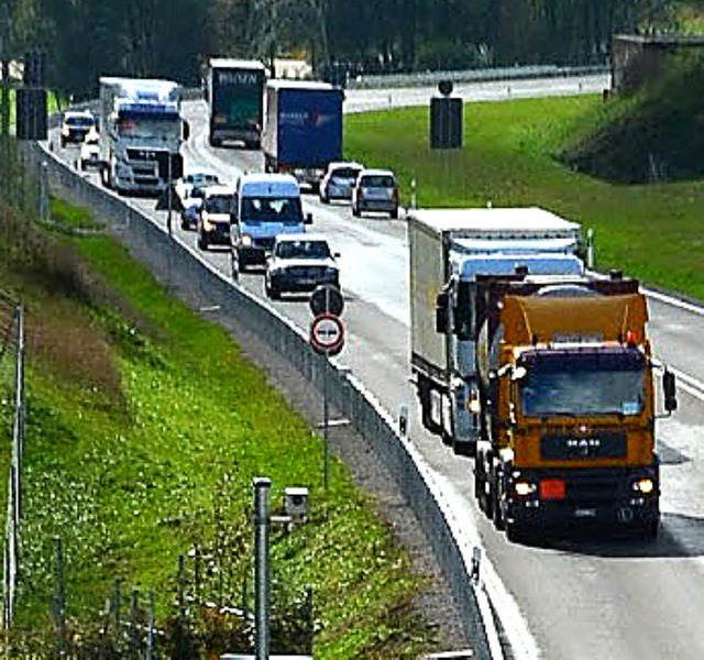 Enormer Zeitgewinn: Auf der A98.7 rollt der Verkehr.   | Foto: Dietsche