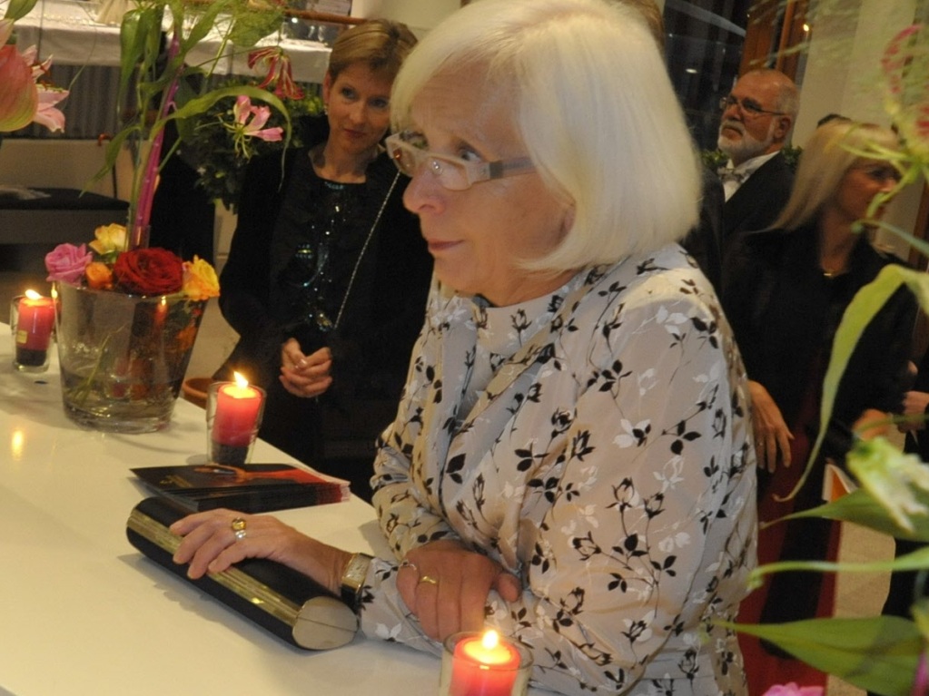 Lrrachs Oberbrgermeisterin Gudrun Heute-Bluhm beim Einchecken