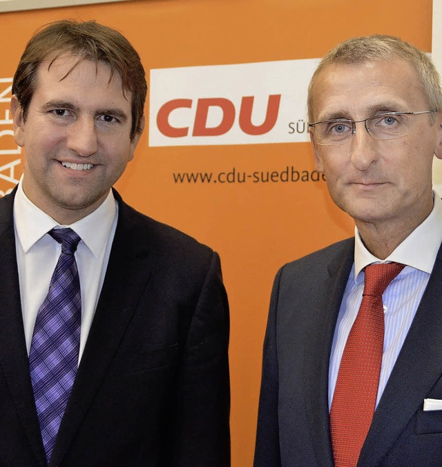 Die CDU-Mitglieder (kleines Foto) str...eas Jung den Rcken fr die Wahl 2013   | Foto: Baas