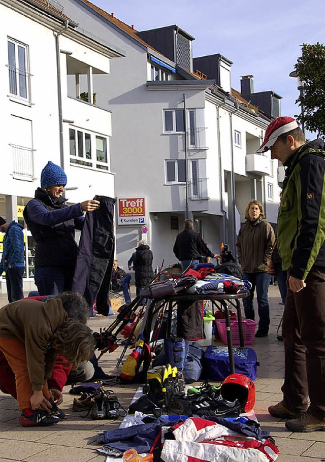 Im Rahmen der  Denzlinger Brgerwoche ...auch ein Sportartikelflohmarkt statt.   | Foto: Helena Kiefer