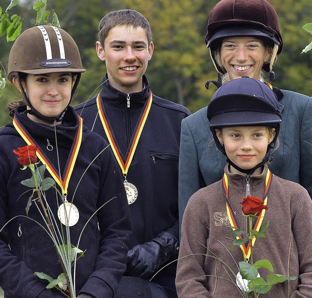 Ringmeister in der Vielseitigkeit, von...hneider (Platz zwei Junioren, vorne).   | Foto: Jochen Dippel