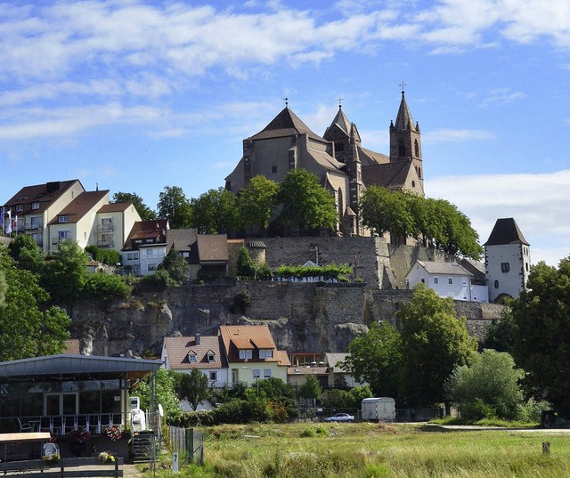 Romanschauplatz: die markante Silhouette von Breisach   | Foto: zink