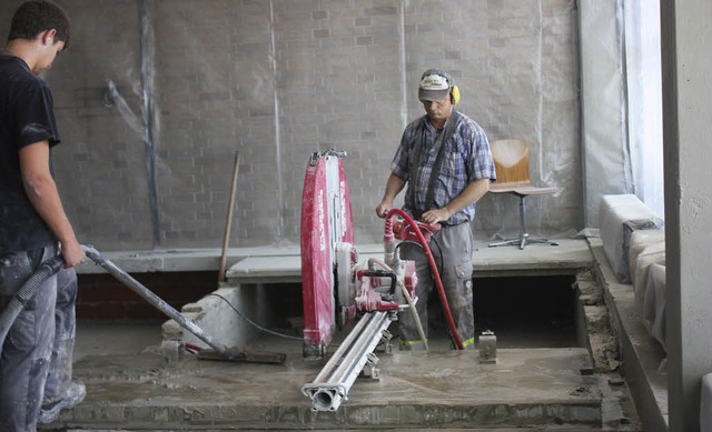 Zuletzt waren die Schulen in den Sommerferien eine groe Baustelle.  | Foto: Julian Rsner