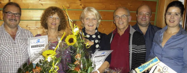 Vorsitzender Ralph Merkle (Zweiter von...Morath und Lucia Woldert (von links).   | Foto: Hansjrg Bader