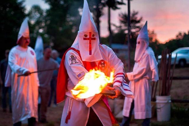 Hat ein Verfassungsschtzer den Ku-Klux-Klan gewarnt?