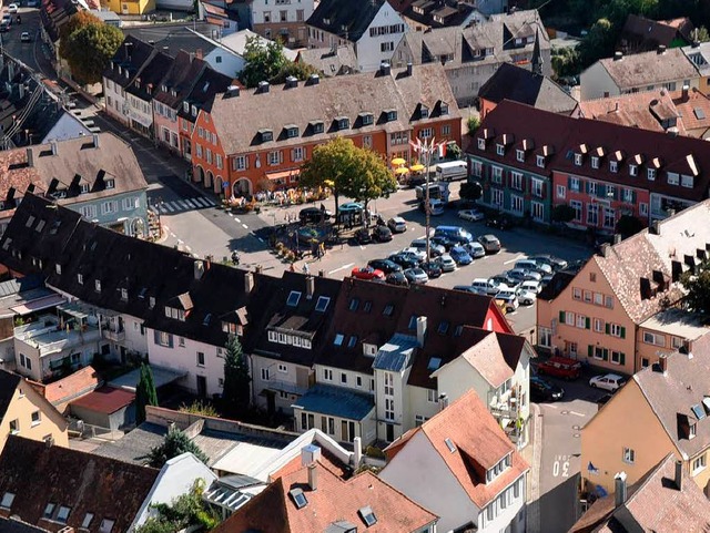 Der Breisacher Marktplatz, der bis heu...en nchsten Jahren umgestaltet werden.  | Foto: Birgit Lttmann