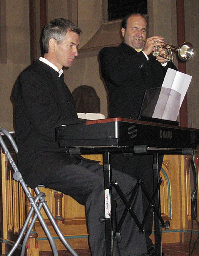 Der Trompeter Milen Haralambov und Jr...els beim Konzert  in der Stadtkirche.   | Foto: Hildegard Karig