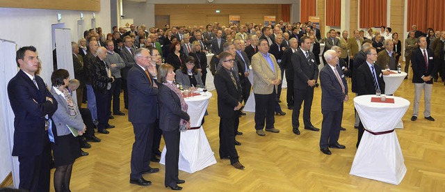 Gut 200 Besucher waren zum Empfang der... mit den Abgeordneten zu unterhalten.   | Foto: Martin Wunderle