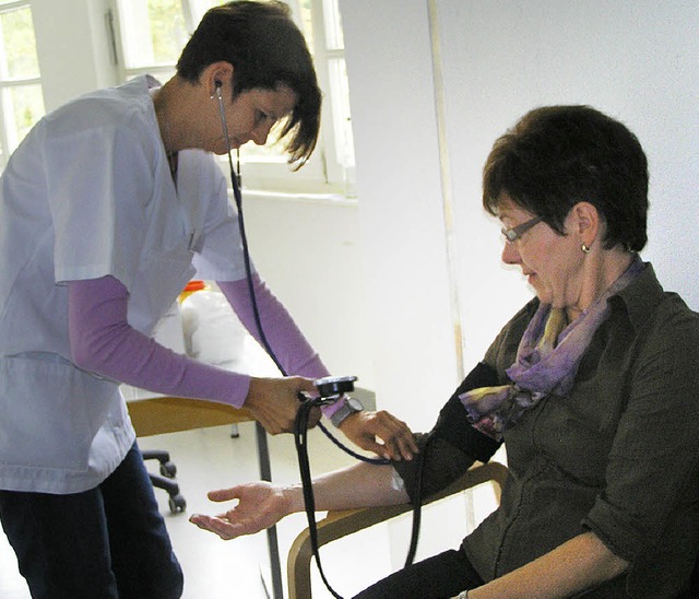 Der Gesundheitscheck mit Blutzucker- u...eto-Krankenhaus gut betreut zu fhlen.  | Foto: Dietmar Noeske