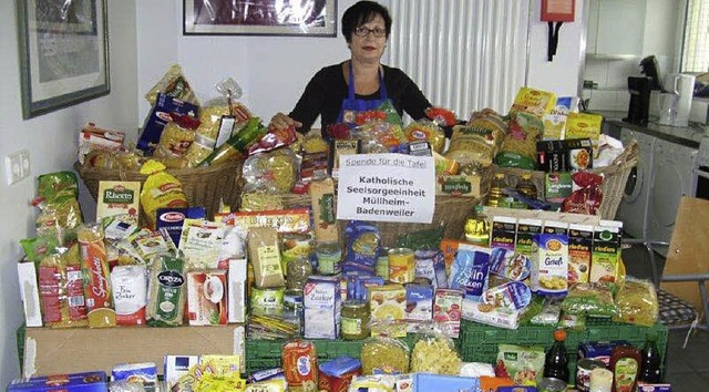 Tafelladenleiterin Silvana Mller zeig...chen Kirchengemeinden aus der Region.   | Foto: Privat