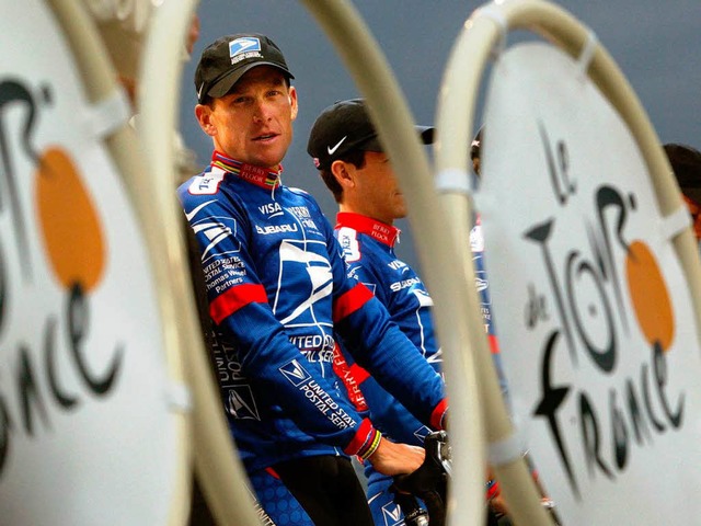 Lance Armstrong bei der Tour de France 2003: Was bleibt, sind Scherben.  | Foto: AFP