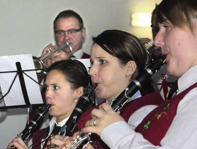 Drei junge Klarinettistinnen des Musik...ftritts beim Musikherbst in Wallburg.   | Foto: Sandra Decoux-Kone