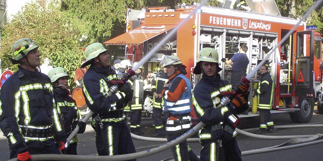 &#8222;Wasser marsch&#8220; hie es be...bschlussprobe der Feuerwehr Bonndorf.   | Foto: Erhard Morath