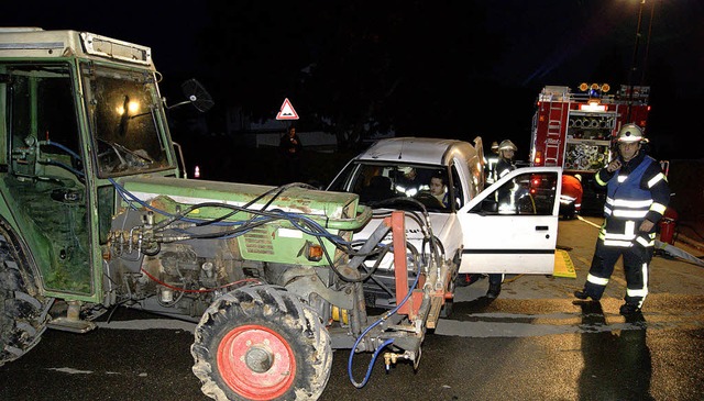 Ein  Verkehrsunfall mit zeitgleichem G... zuvor geheim gehaltenen bung heraus.  | Foto: schopferer