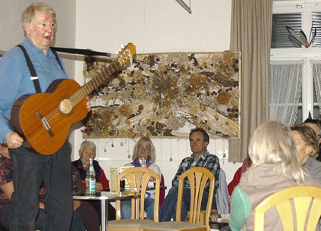 Frank Dietsche sang beim Alemannische Obend.   | Foto: Petra Wunderle
