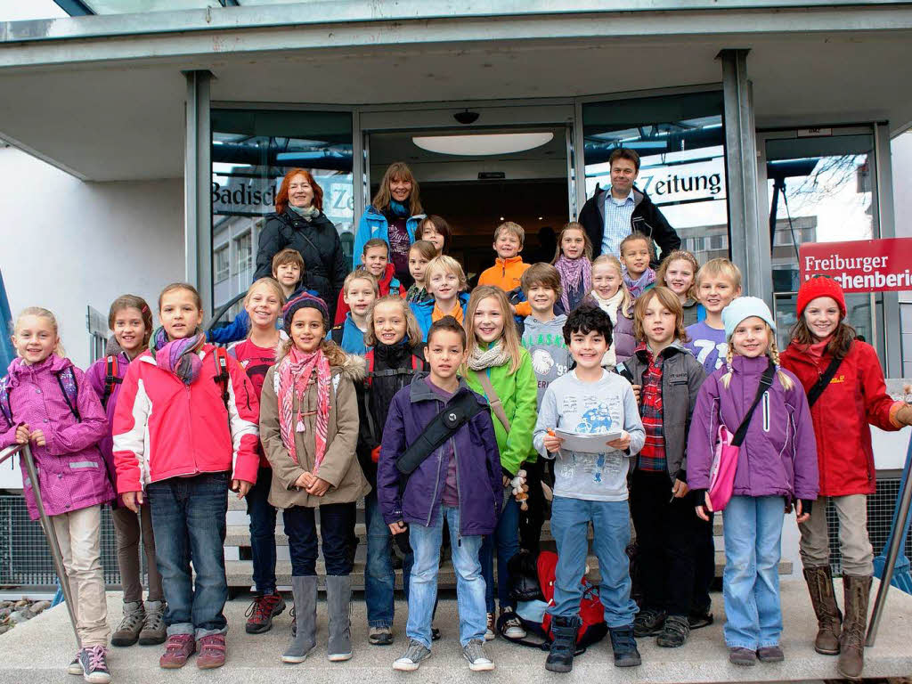 Die Klasse 4 der Feyelschule aus Freiburg mit ihrer Lehrerin Frau Sina Geissler.