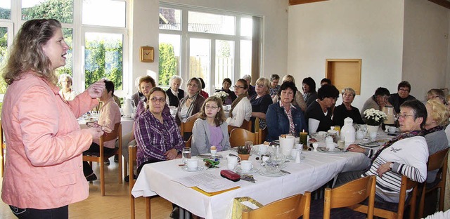 Susanne Betz bei ihrem Vortrag im evangelischen Gemeindehaus in Schmieheim   | Foto: Sandra Decoux-Kone