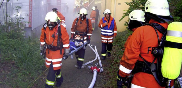 Was echt aussieht, ist nur eine bung fr die Feuerwehr.   | Foto: Sigmund