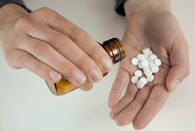 Arzneimittel haben Nebenwirkungen &#82...mssen die Behrden informiert werden.  | Foto: dpa