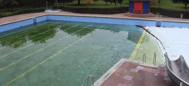 Der Nichtschwimmerbereich des Btzinge...s 50-Meter-Beckens ausgedehnt werden.   | Foto: horst david