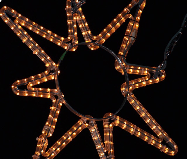 In Rickenbach wird in diesem Jahr die alte Weihnachtsbeleuchtung leuchten.  | Foto: Paul Schleer