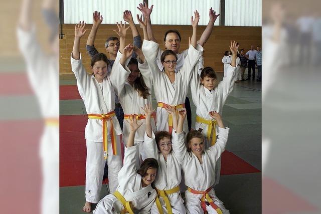 Judo-Mädchenteam jubelt über Bronze