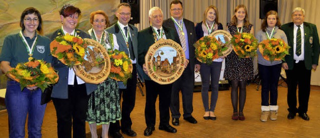 Beim Kreisknigsball in Biederbach wur...e) und Bianca Ruf (Biederbach) (v.li.)  | Foto: Nikolaus Bayer