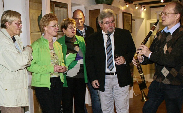 Peter Geisler  demonstrierte bei der F...eines der historischen Bassetthrner.   | Foto: Reinhard Cremer