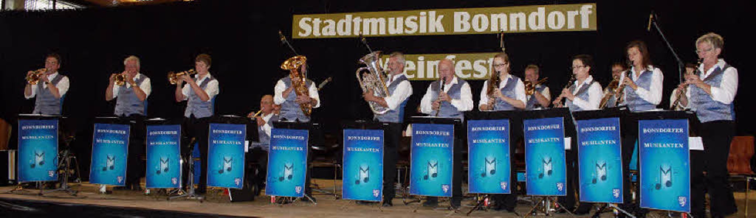 Die Bonndorfer Musikanten eröffneten d...m Sonntag mit dem Frühschoppenkonzert.  | Foto: Martha Weishaar