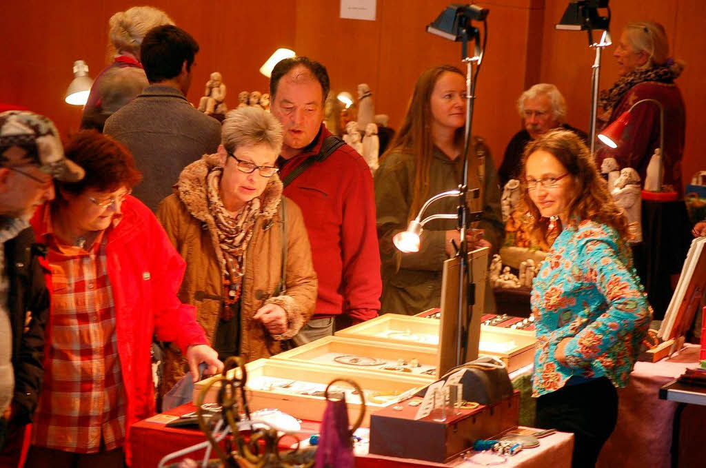Schauen, staunen und stbern in und vor dem Bad Sckinger Kursaal