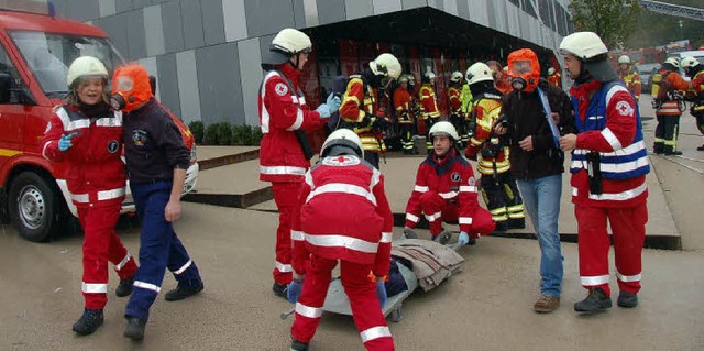 Feuerwehrbung: Neues Schulgebude am ...itzer-Schulzentrum Gundelfingen brennt  | Foto: Andrea Steinhart